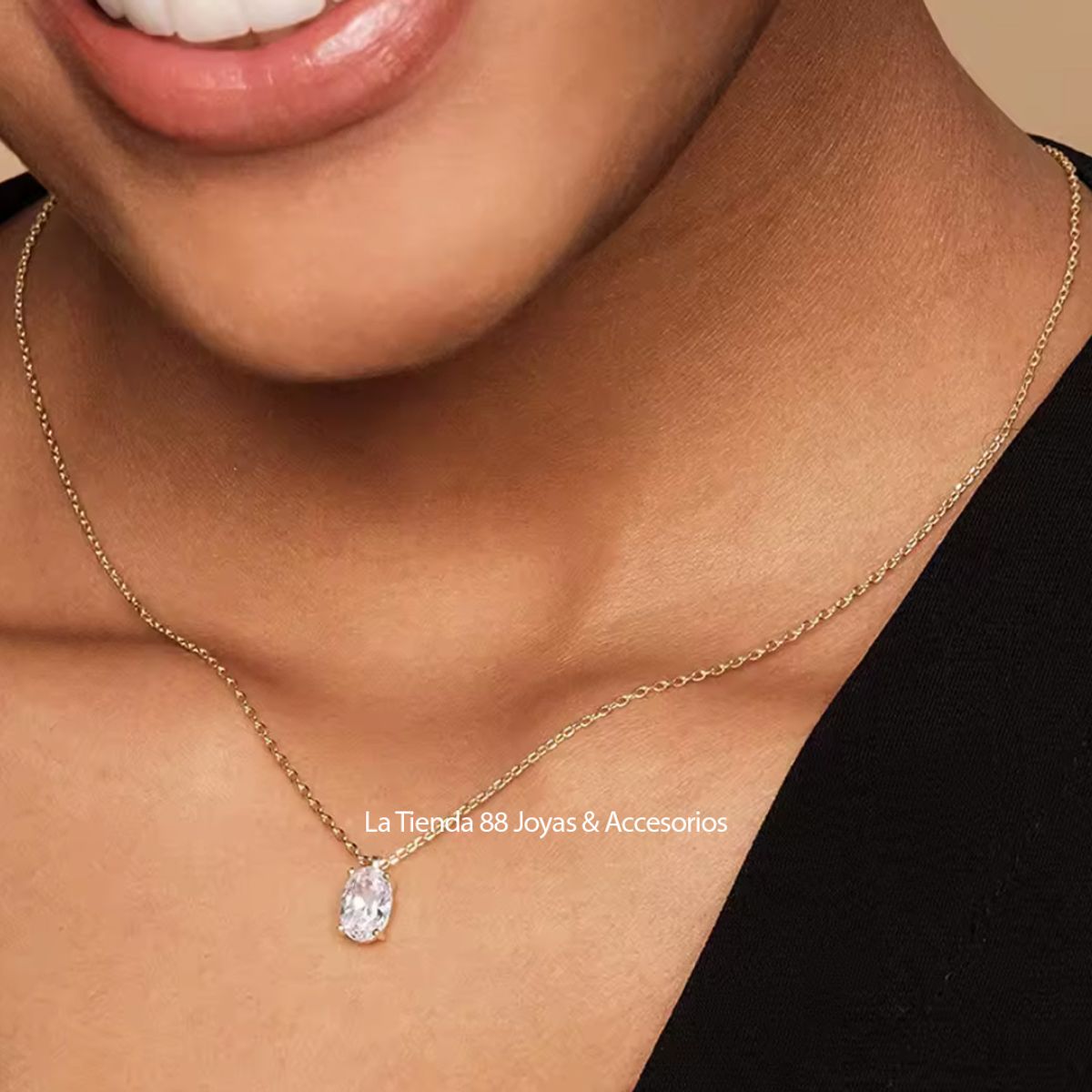 LA TIENDA 88 JOYAS Y ACCESORIOS - La Tienda 88 - Set Collar y Aretes Mujer Punto de Luz - Blanco