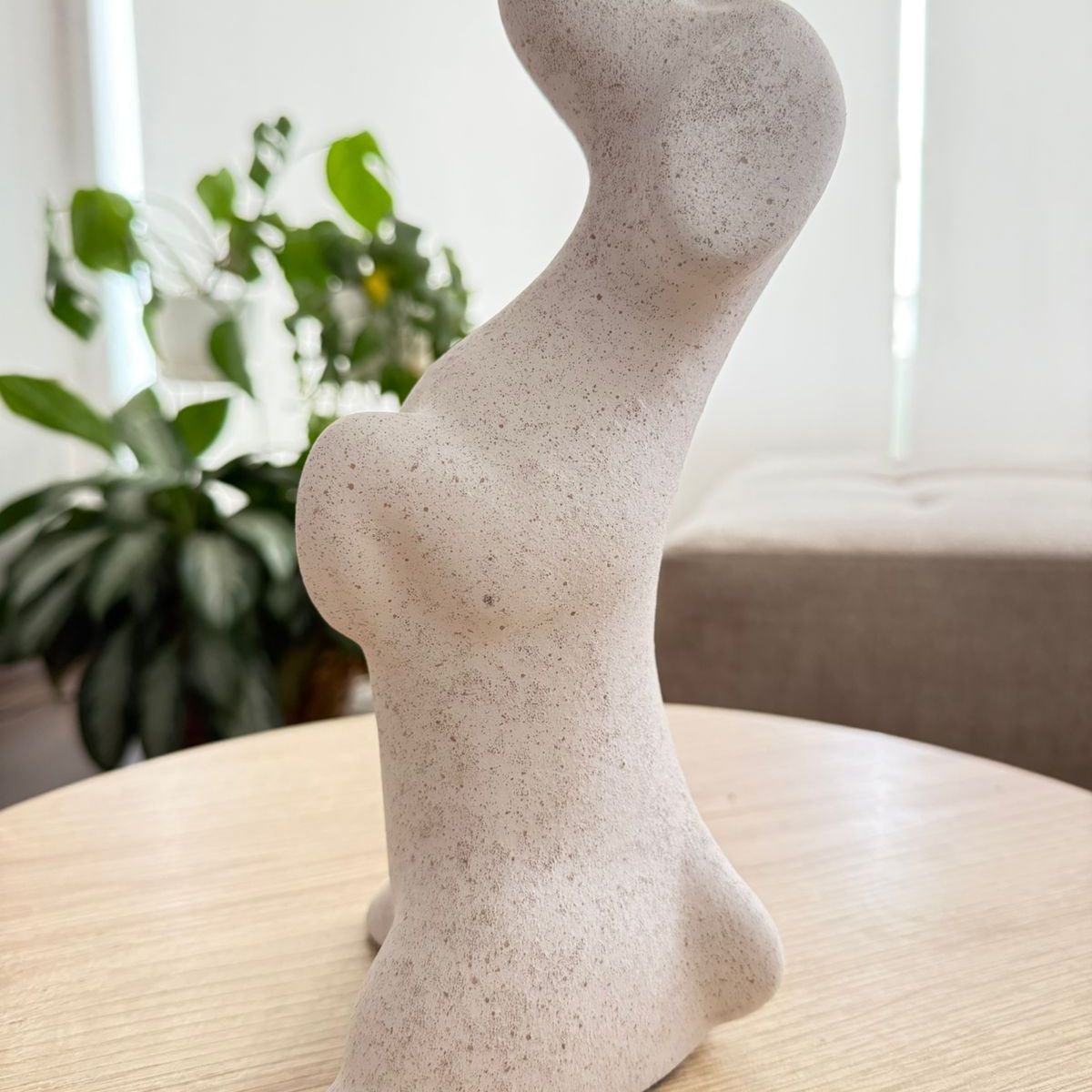 MAP DESIGN HOME - Adorno Perro Slinky Sentado 13x13x28cm