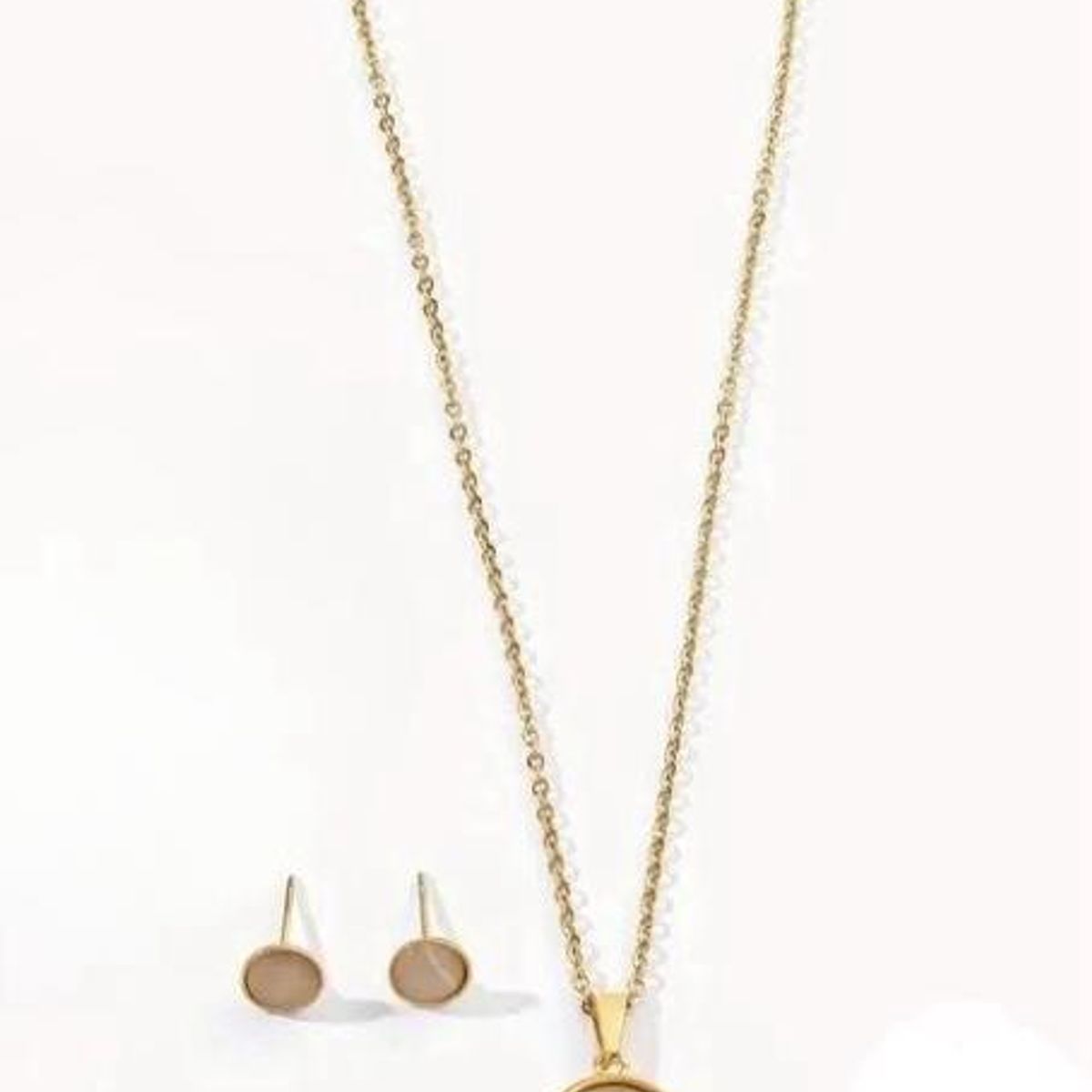 GENERICO - Collar y aretes dorados Girl one