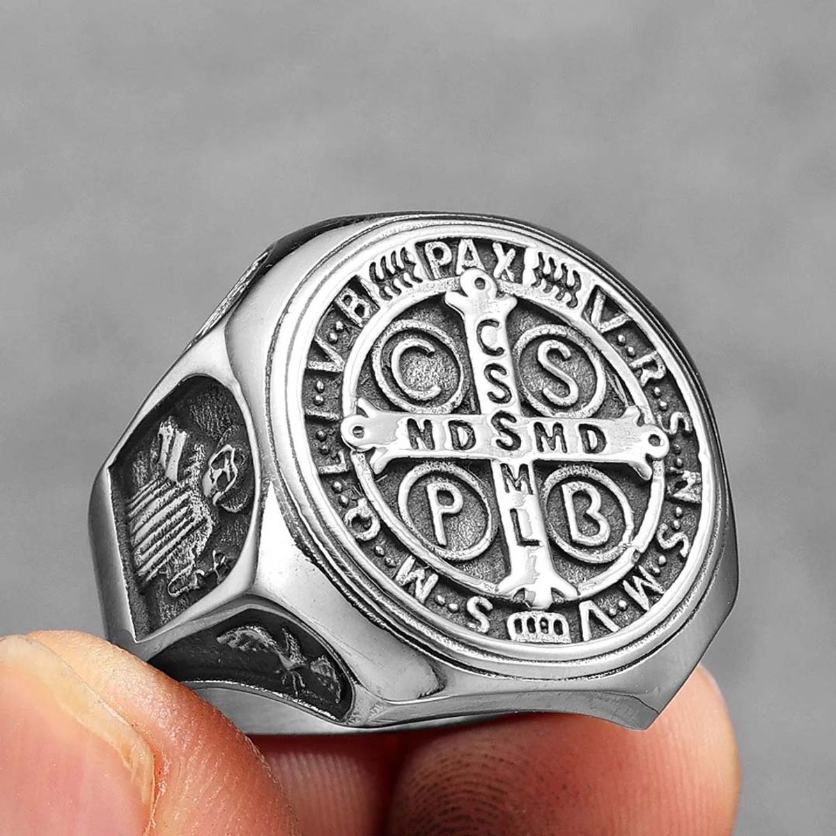 WATTACA - Anillo de Cruz San Benito Acero Premium 316L - Wattaca