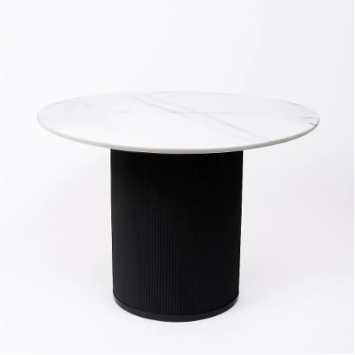 GENERICO - Mesa de comedor Dorian con base negra