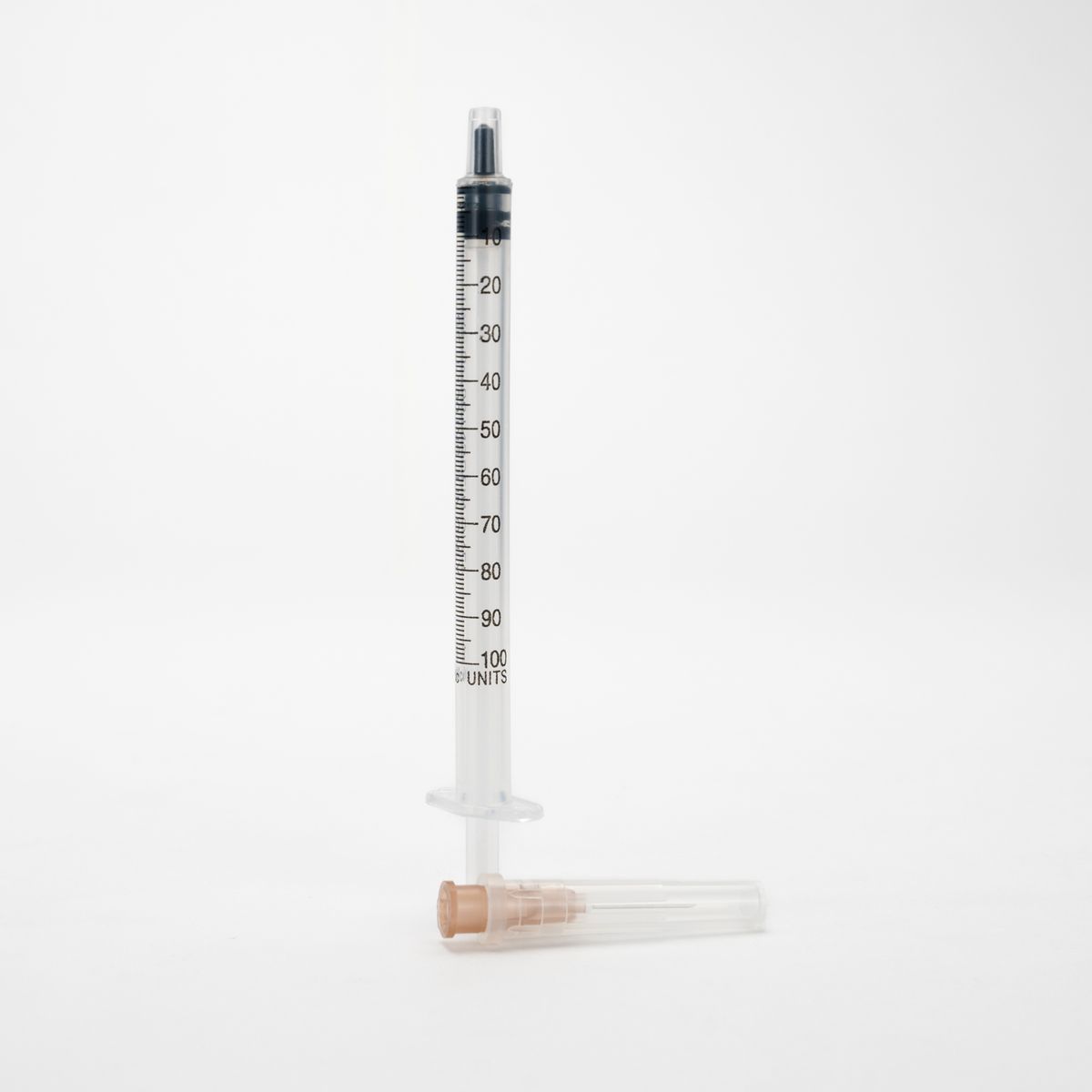 GENERICO - Jeringa Estéril para Insulina de 1 ML Aguja 26 G X 1/2" CAJA 100 UND