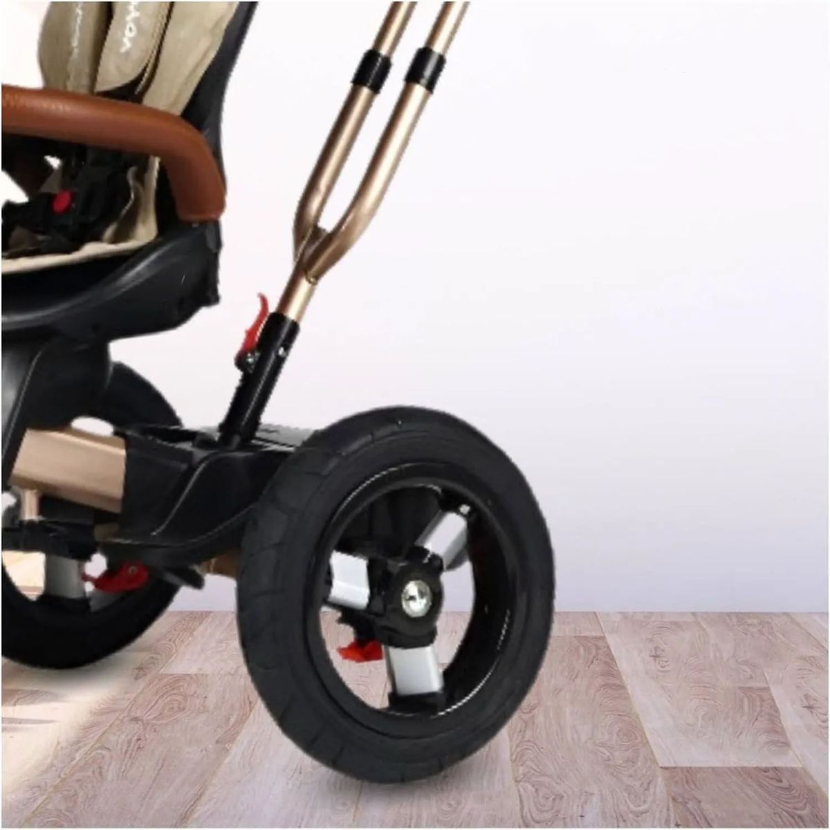 VOYAGE - Triciclo Guiador para Niños Usb y Bluetooh Racer Beige