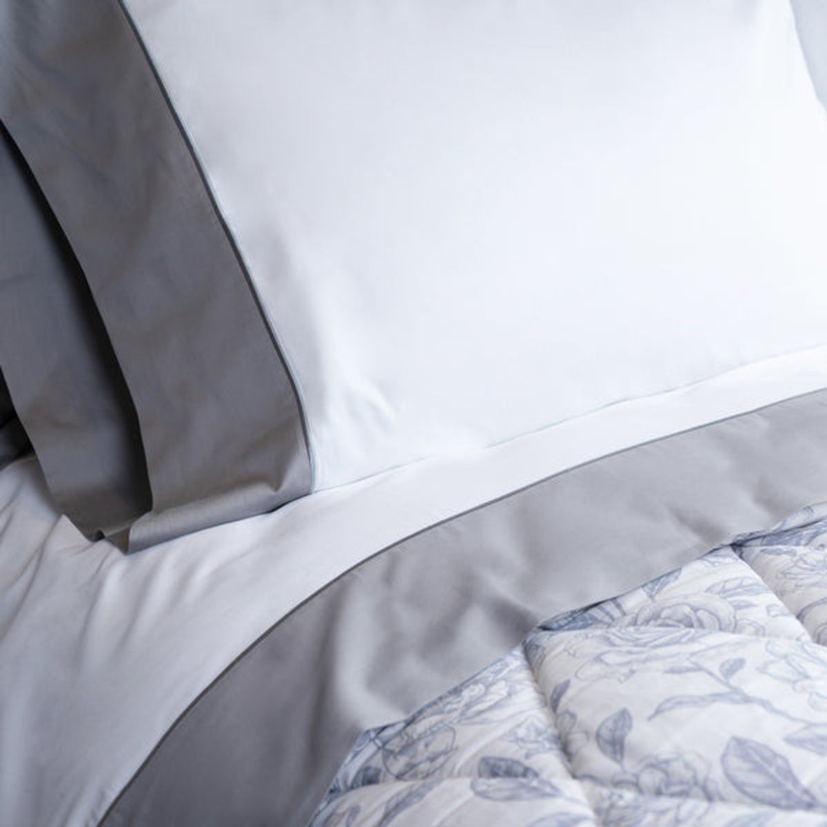 PLUMAS - Juego de Sábanas Porter Plata 400 Hilos