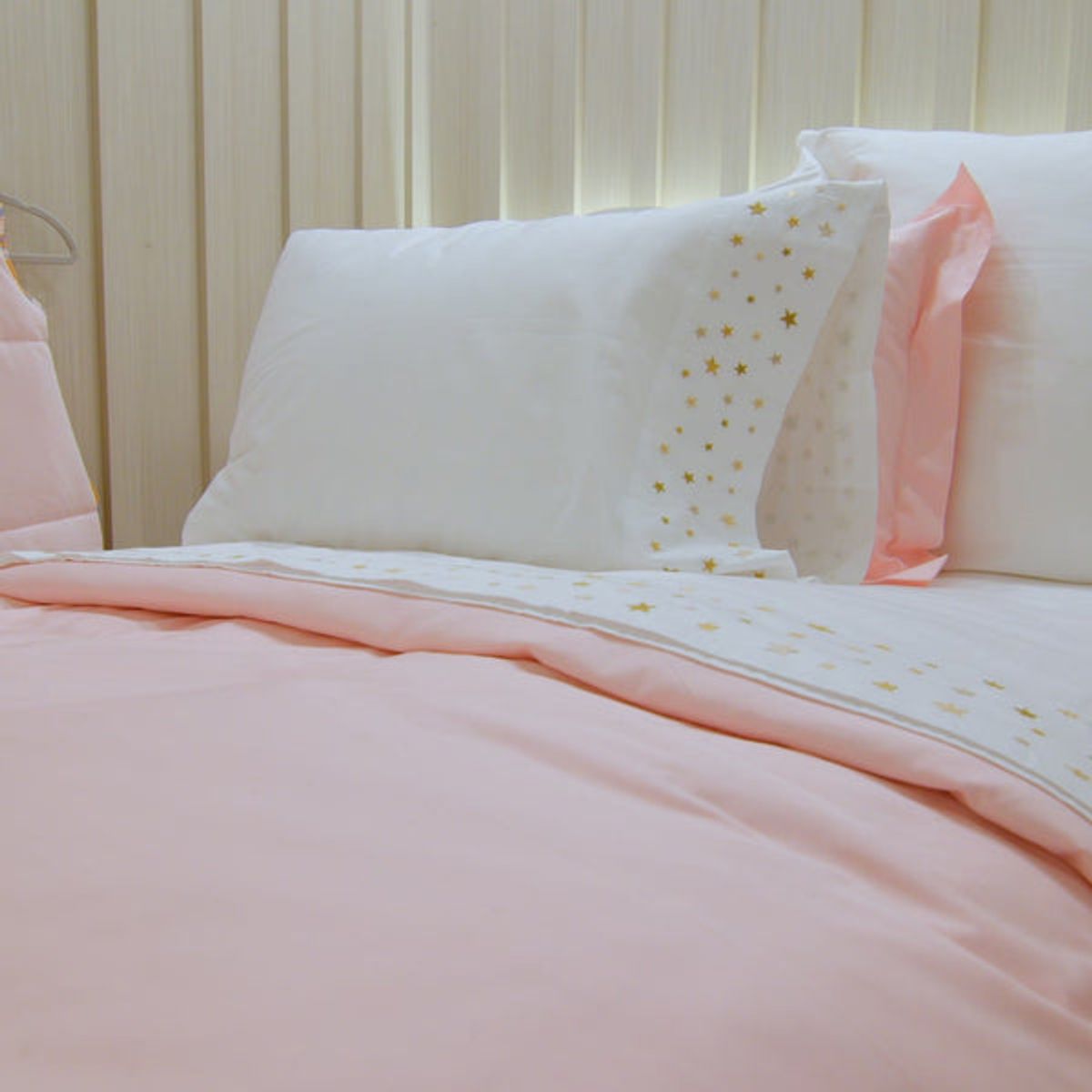 PLUMAS - Juego de Sábanas Golden Star