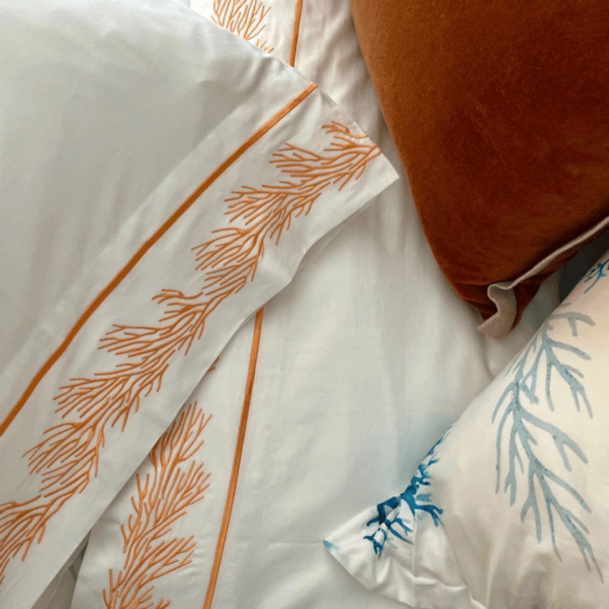 PLUMAS - Juego de Sábanas Coral Naranja