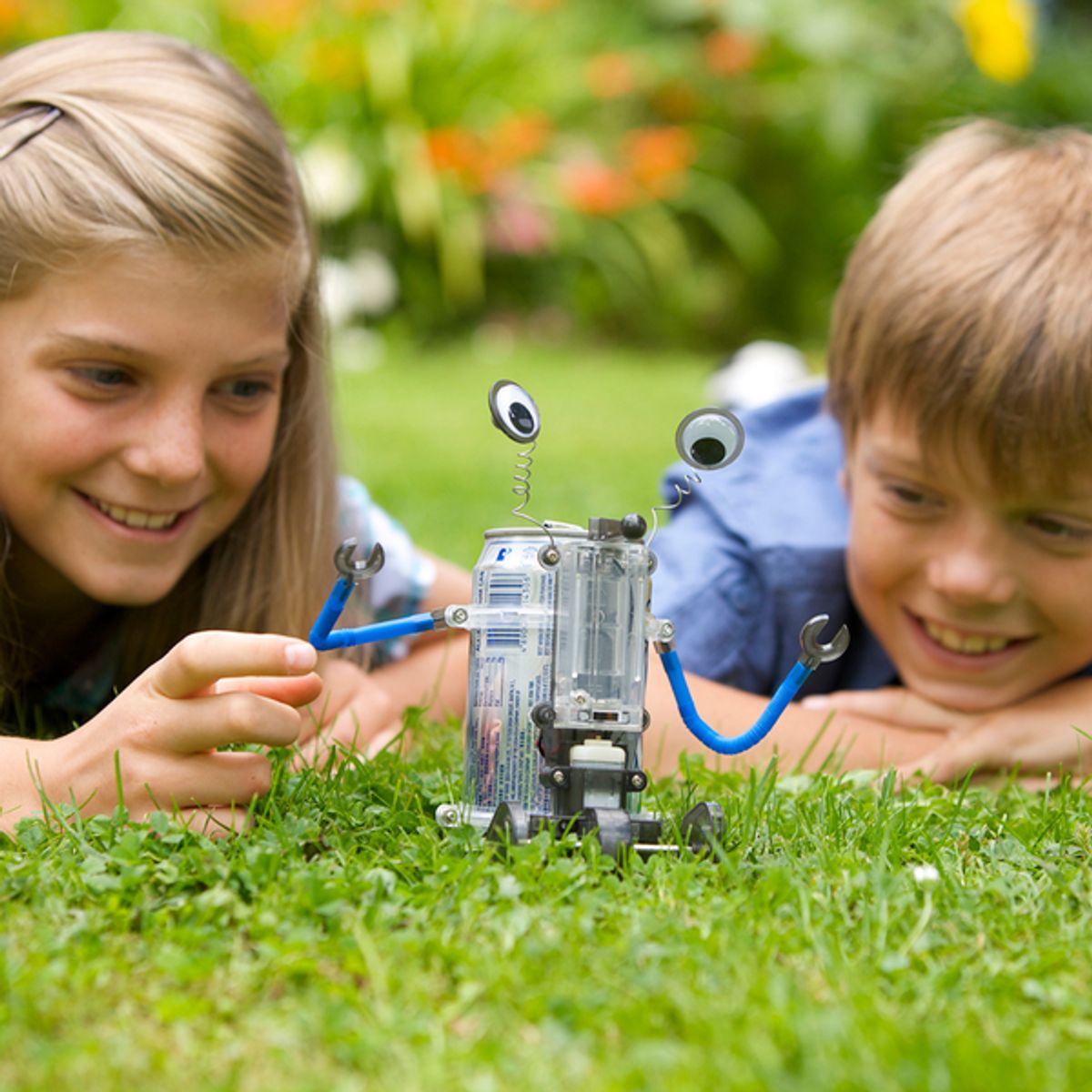 4M - Robótica arma un robot de lata