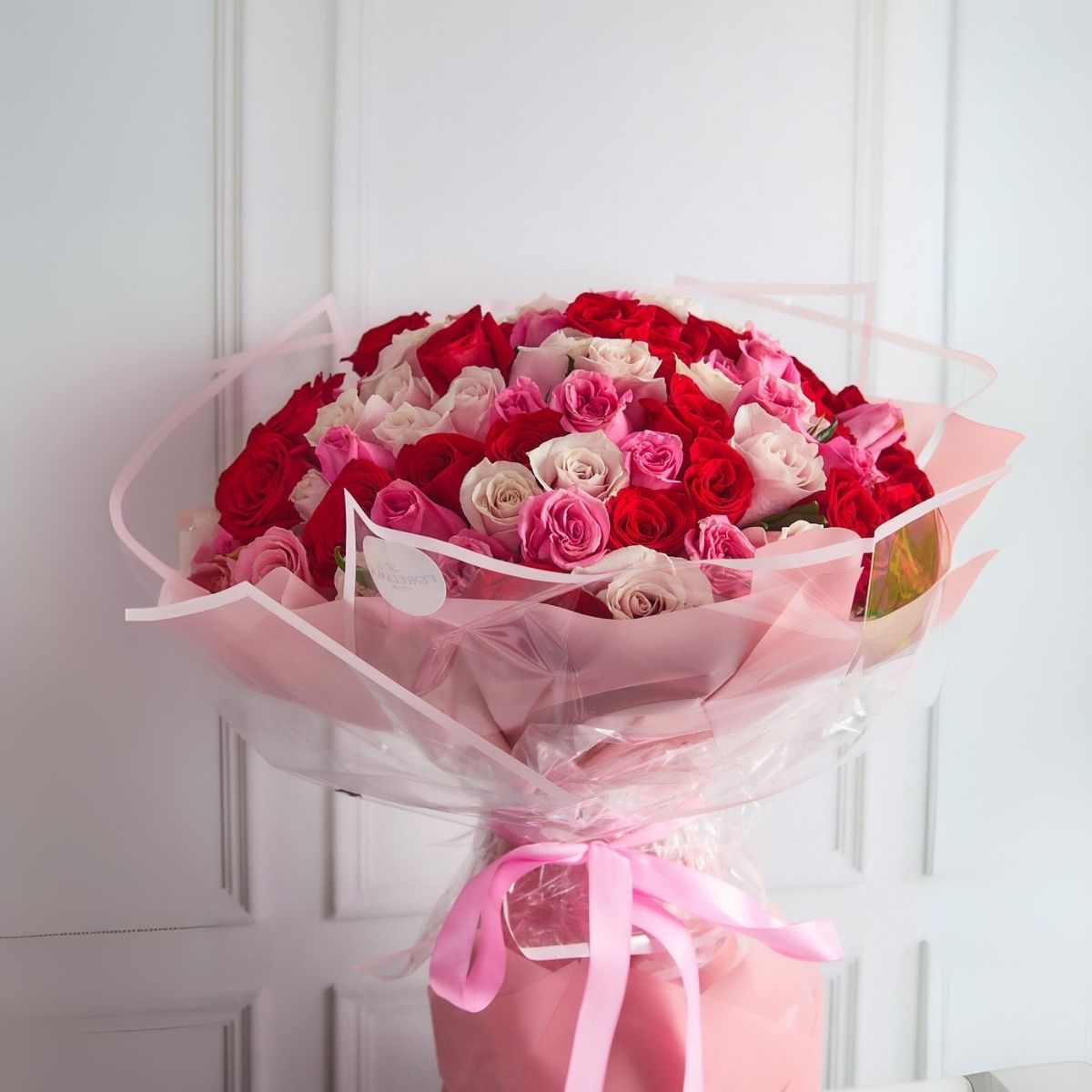 GENERICO - Ramo Majestuoso 100 rosas: rojo, rosado y blanco