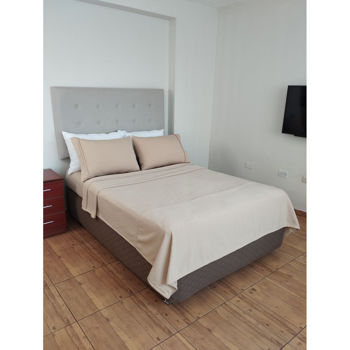 GENERICO - JUEGO SABANAS LISO 2 PLAZAS MICROFIBRA POLAR BEIGE PROMO