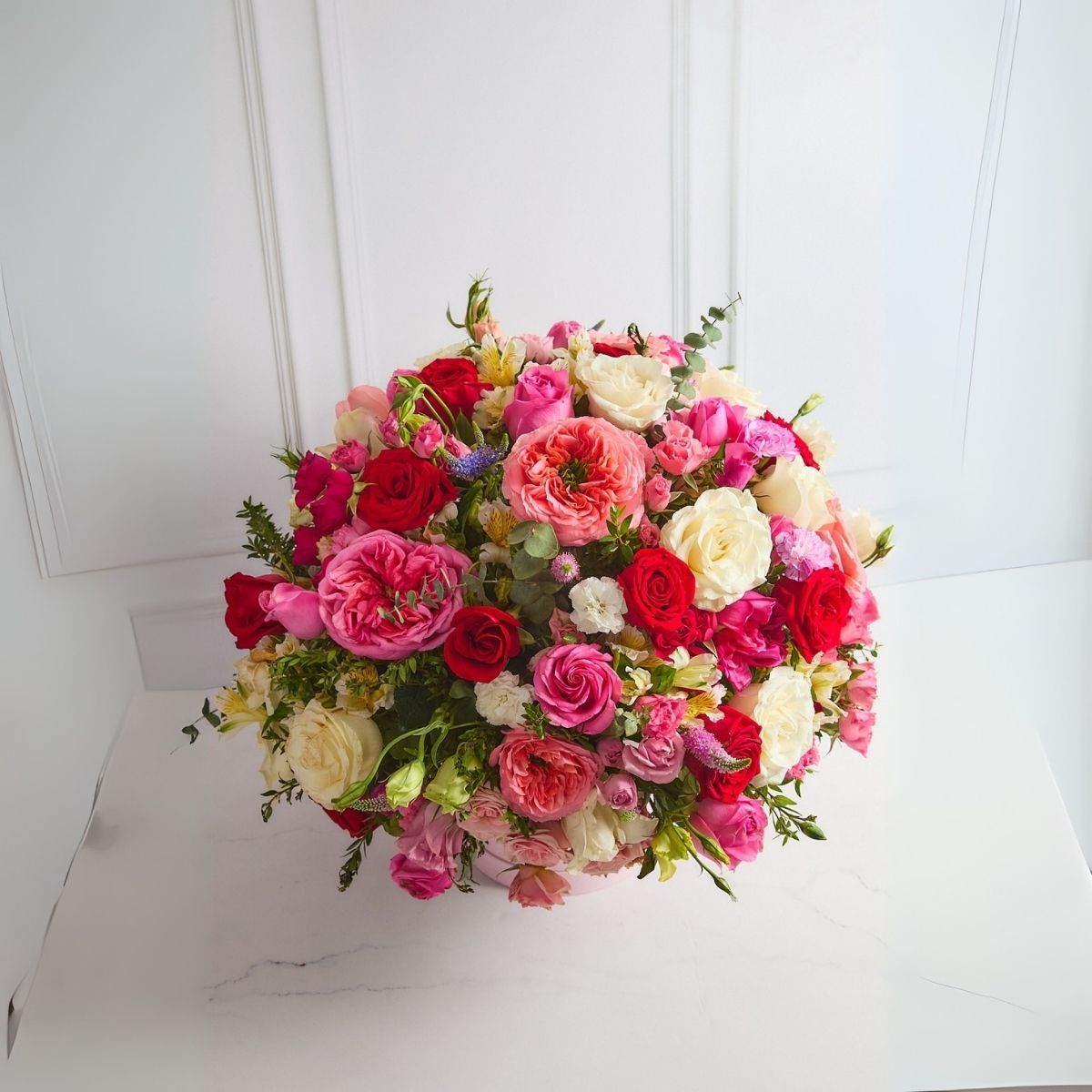 GENERICO - Box Mix de flores rosas rosas de jardín y mix florales