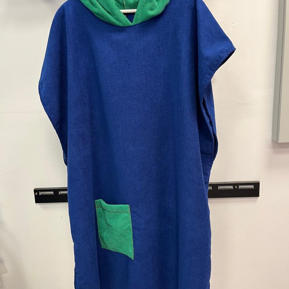 GENERICO - TOALLA CAMBIADOR AZUL CAP CORDANO TALLA S Niños 9 a 11 años.