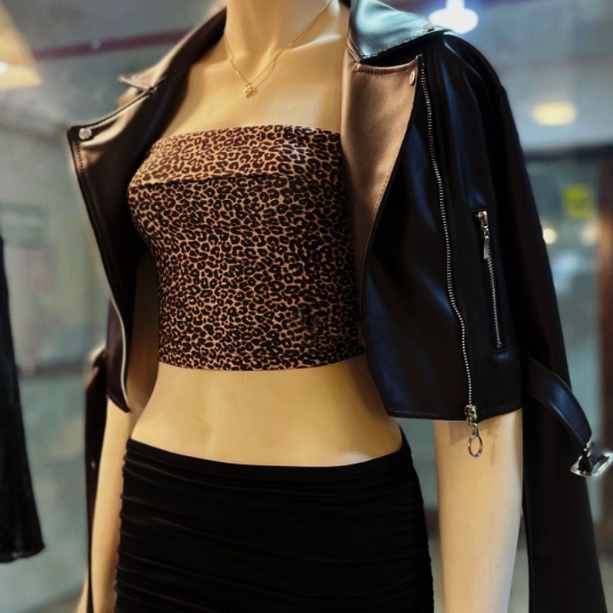 GENERICO - CASACA CROP CUERINA DE DAMA