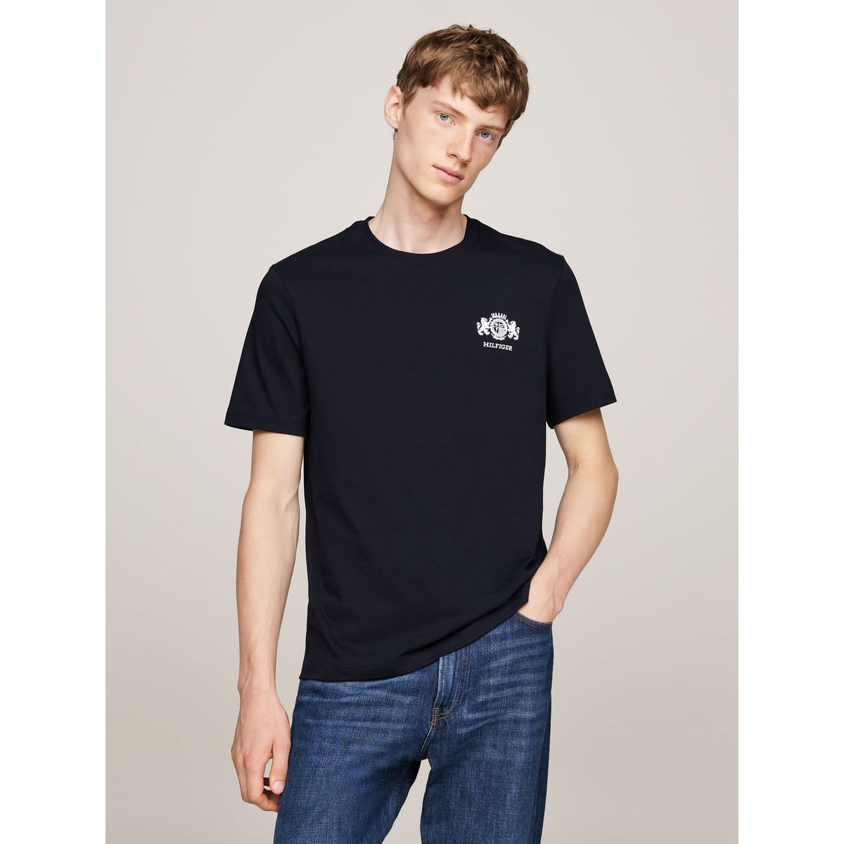 TOMMY HILFIGER - SMALL CREST EMBRO TEE