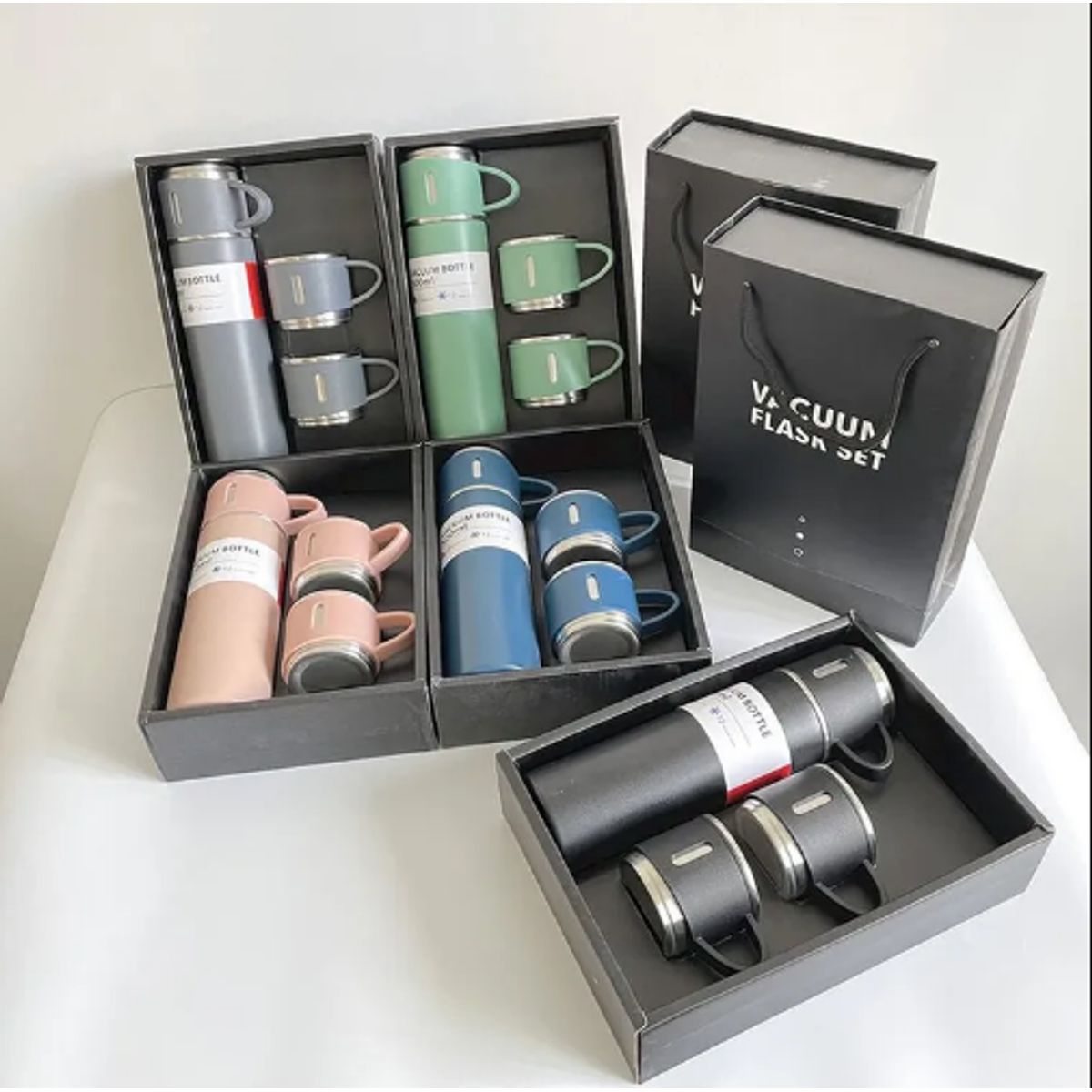 GENERICO - Set de 4 Pz Termo de Acero Inoxidable con tazas regalo color aleatorio