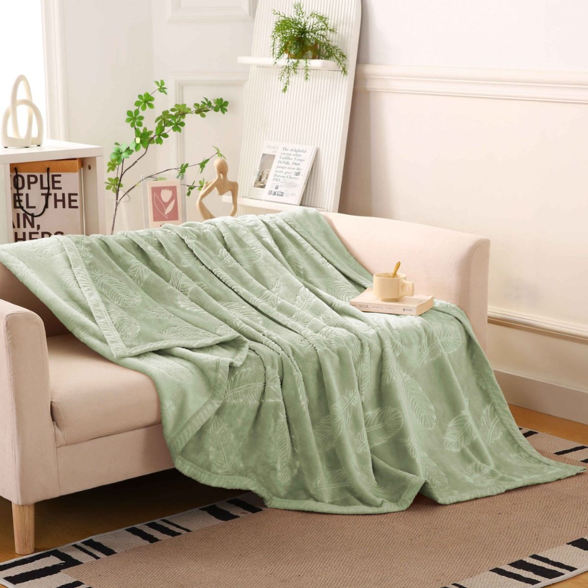 GOLDSUN - MANTA CON ALTO RELIEVE Y DISEÑO DE HOJAS