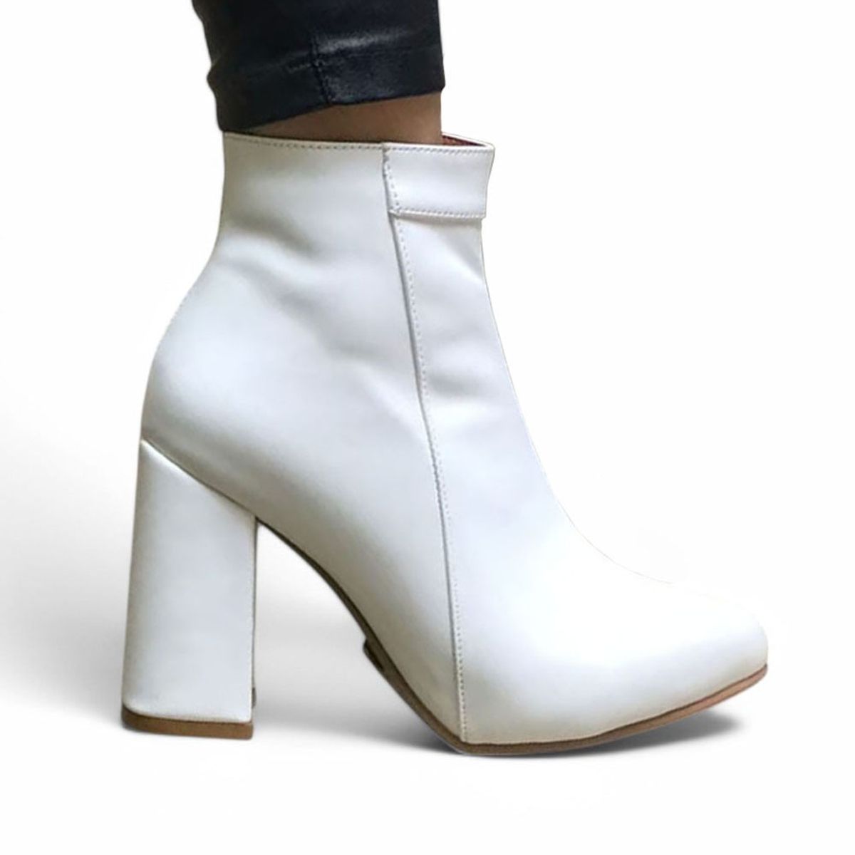 GENERICO - Bota Mujer Clasica Corta Taco 9 2086L-60 Color Blanco