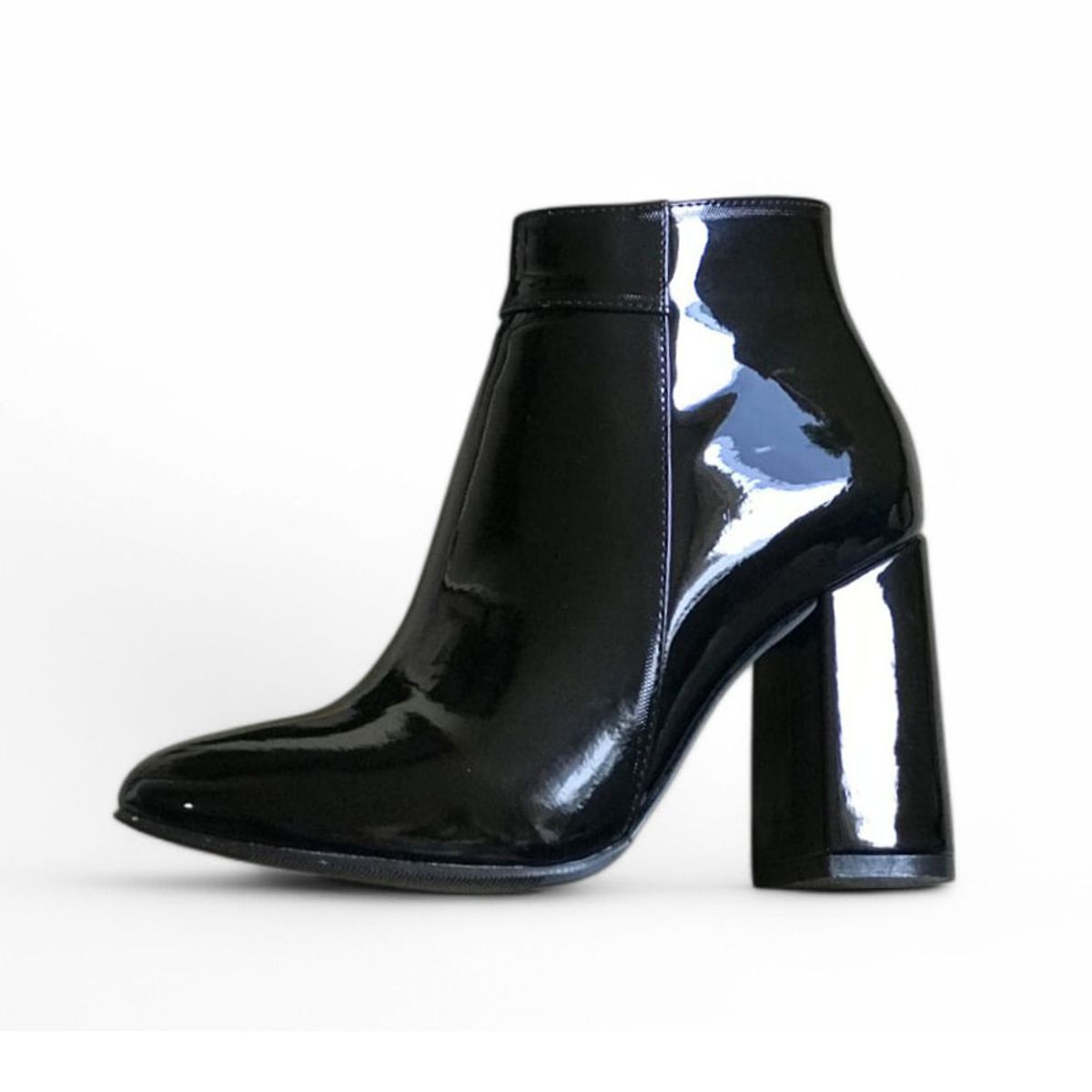 GENERICO - Bota Mujer Clasica Corta Taco 9 Charol 2086L-60 Color Negro