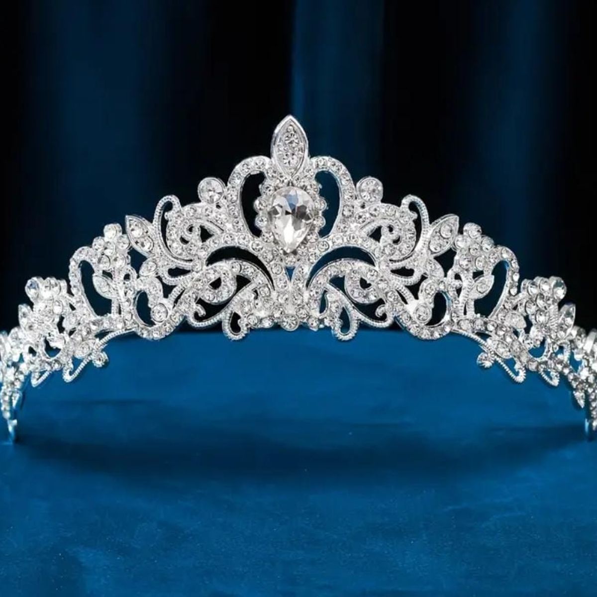 GENERICO - Tiara Corona Clásica para Cumpleaños Graduaciones Plateado