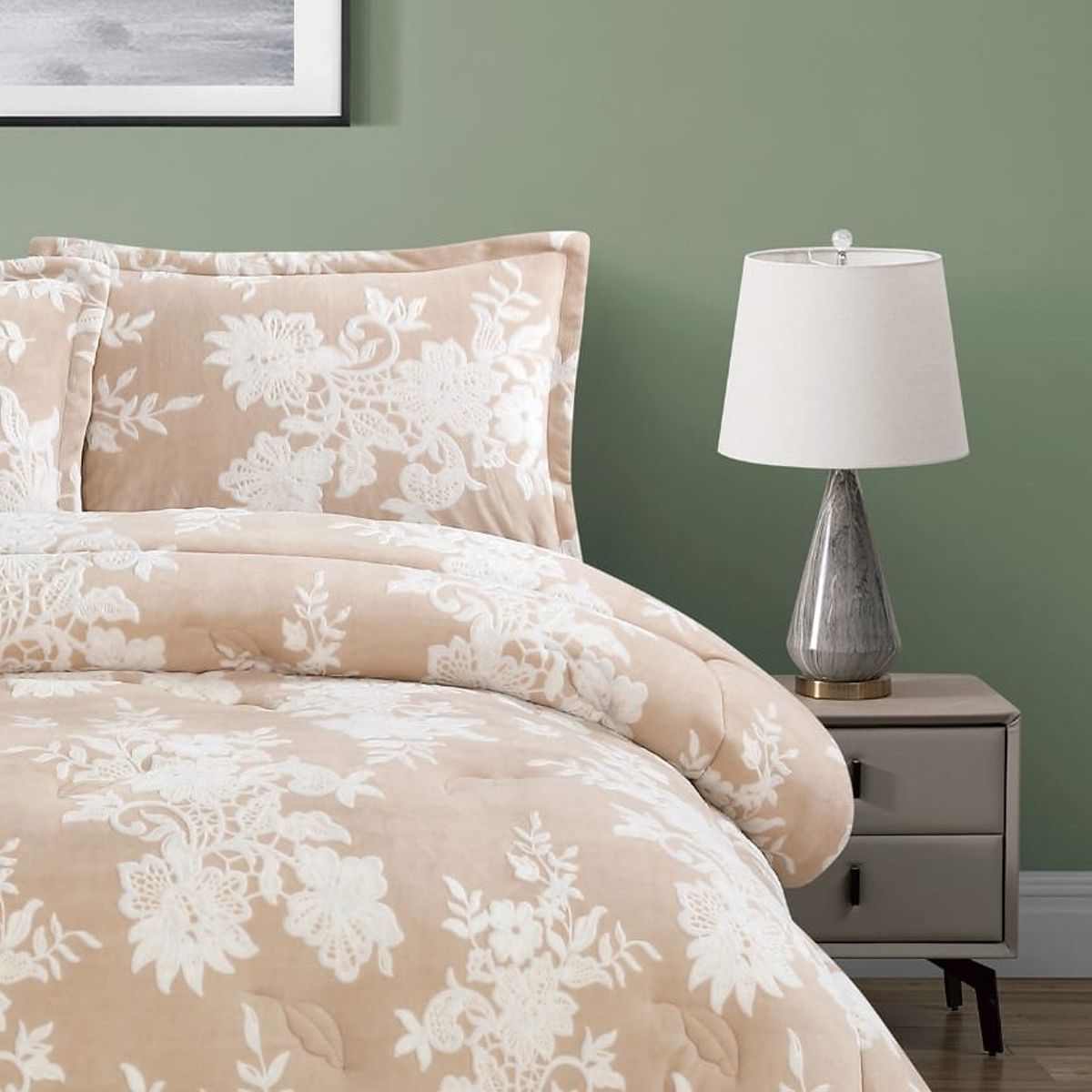 GENERICO - EDREDON INVIERNO HAIRIFON 2 PLAZAS - LABRADO DE FLORES 3D BEIGE