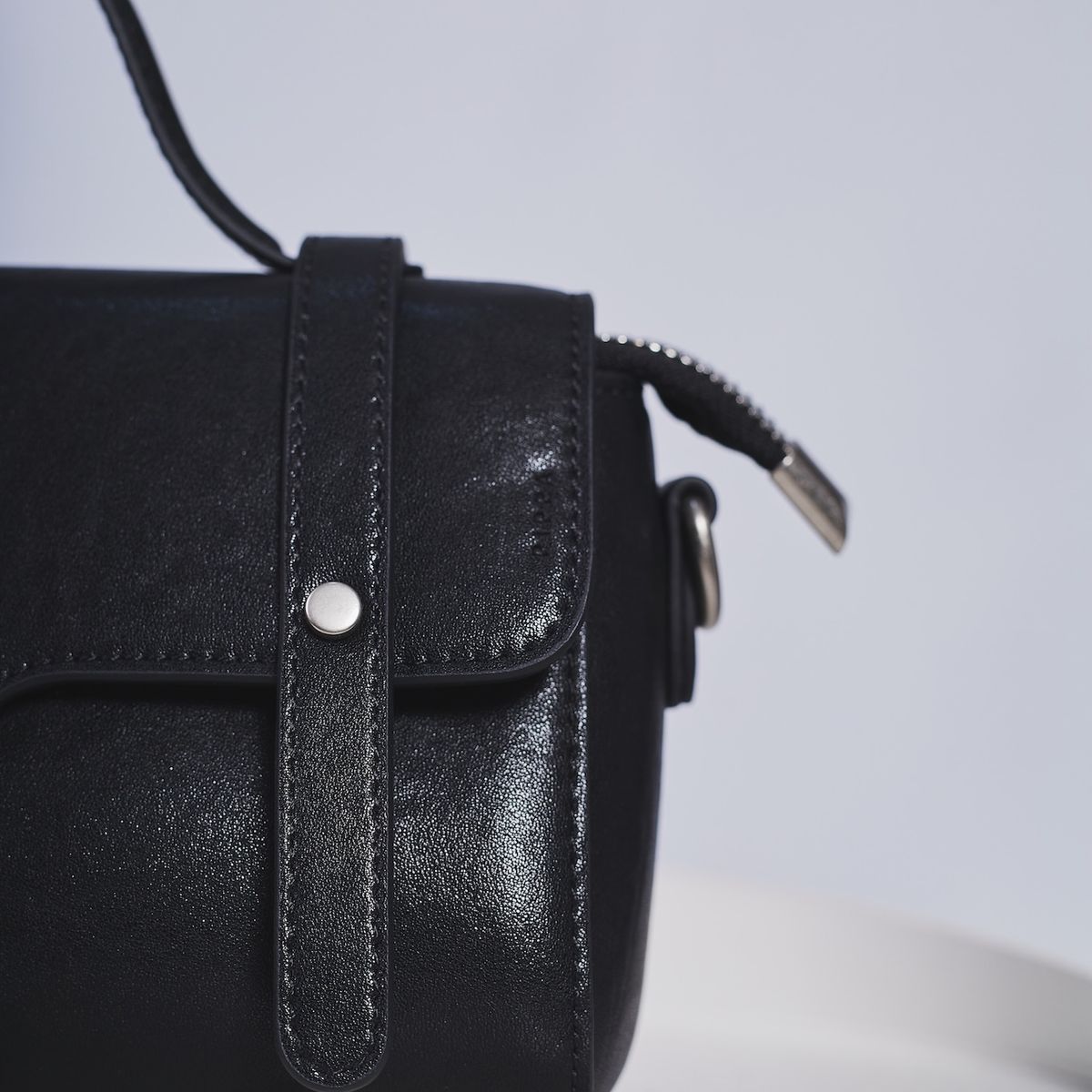 PIPPA PERU - Cartera Ravello  Negro Brillante - Pippa