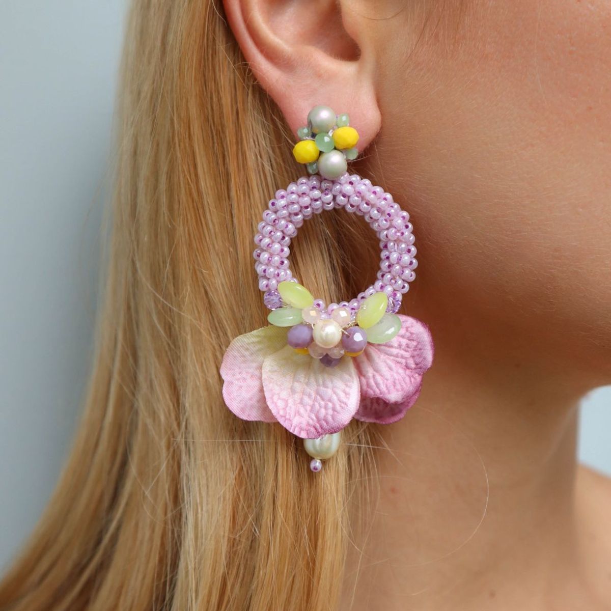 SAMANTHA PINTO HANDMADE ACCESSORIES - Aretes Antonia Lila Verde