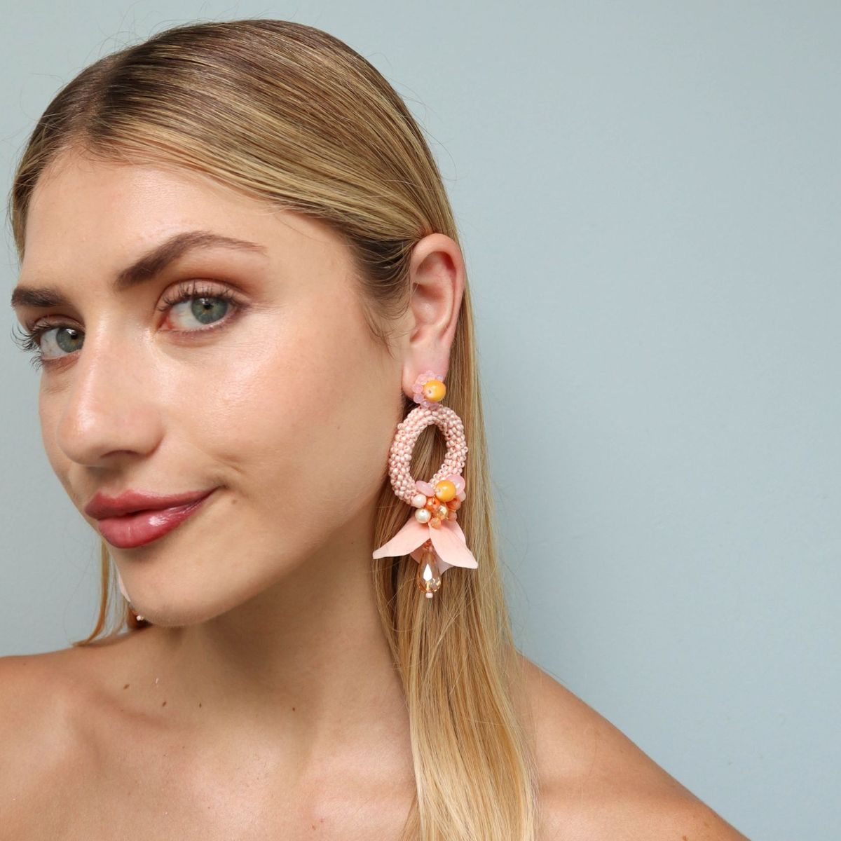 SAMANTHA PINTO HANDMADE ACCESSORIES - Aretes Antonia Rosado Naranja
