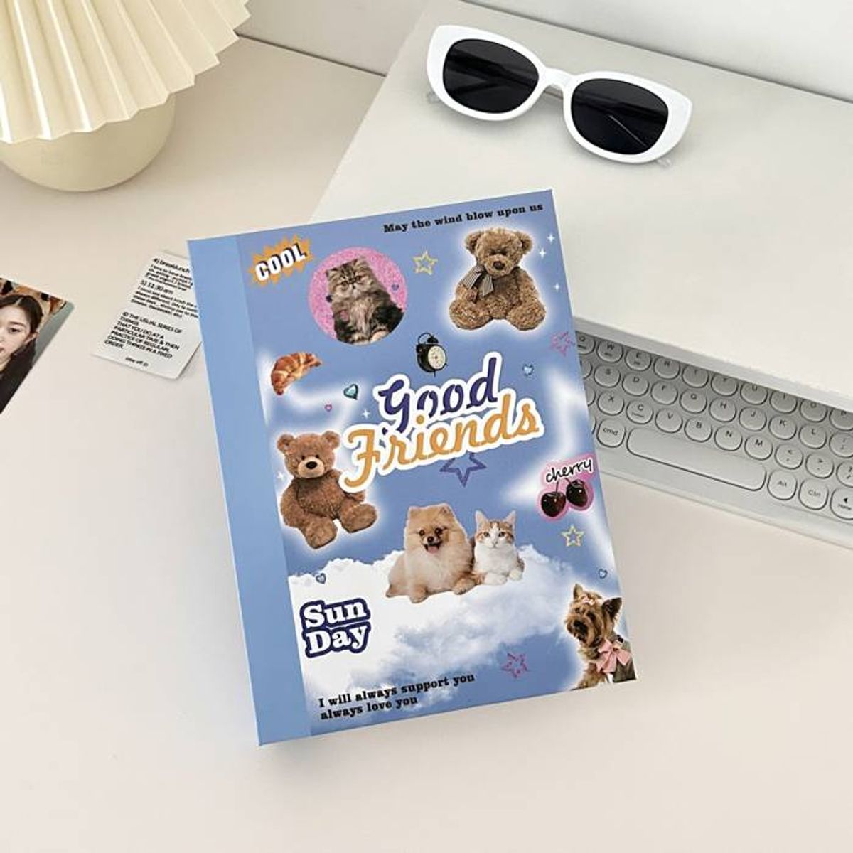 GENERICO - BINDER A5 GOOD FRIENDS - CON MICAS 4 ESPACIOS