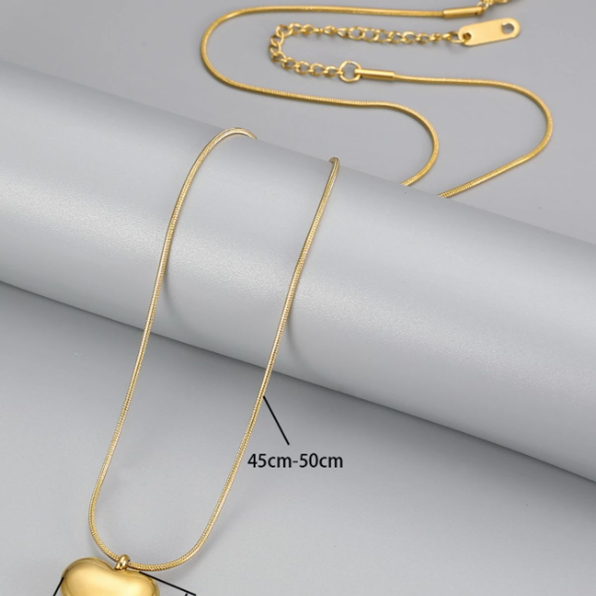 GENERICO - COLLAR CON COLGANTE DE CORAZÓN Y CADENA DE SERPIENTE