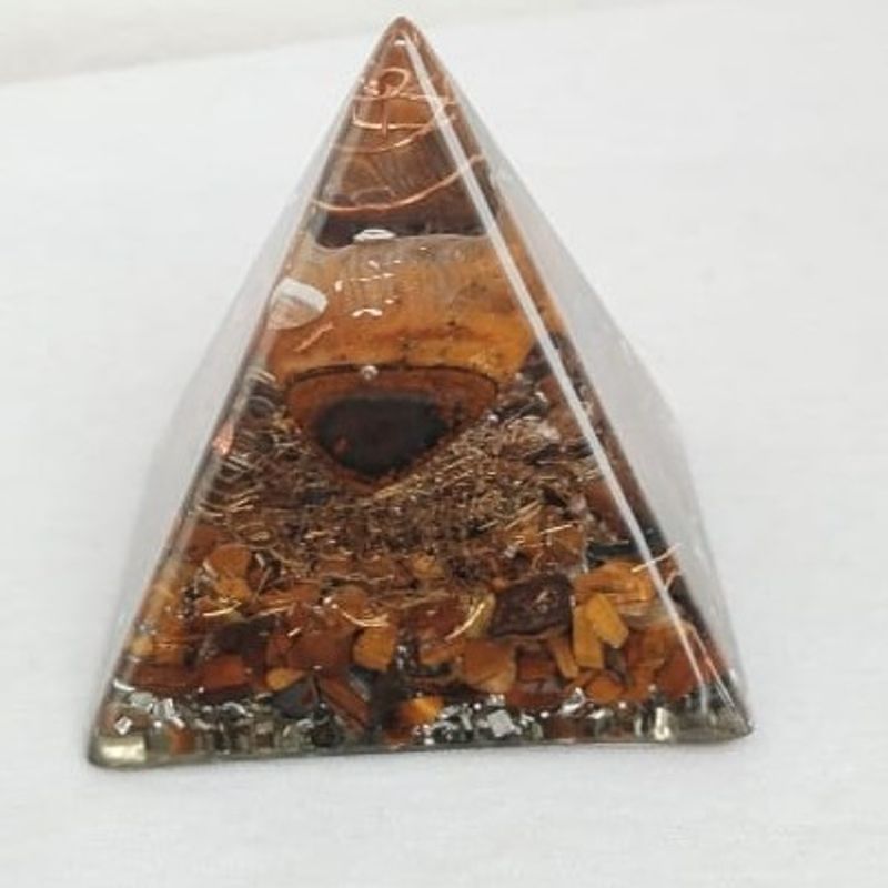 GENERICO - PIRAMIDE ORGANITA CON PIEDRA OJO DE TIGRE Fuerza Coraje