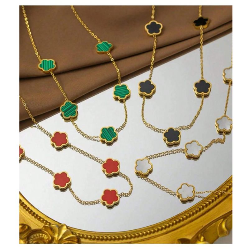 GENERICO - COLLAR ALHAMBRA FLORES NEGRAS ESTILO VAN CLEEF ACERO INOXIDABLE DORADO