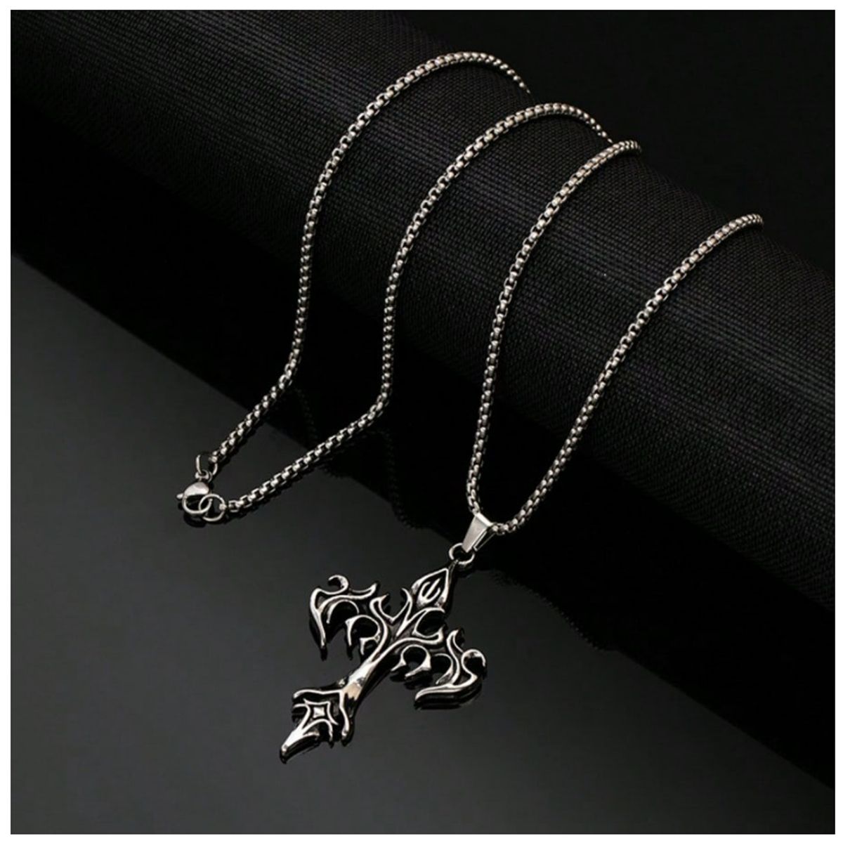 GENERICO - COLLAR PLATEADO CON DIJE DE CRUZ ESTILO CHROME HEARTS