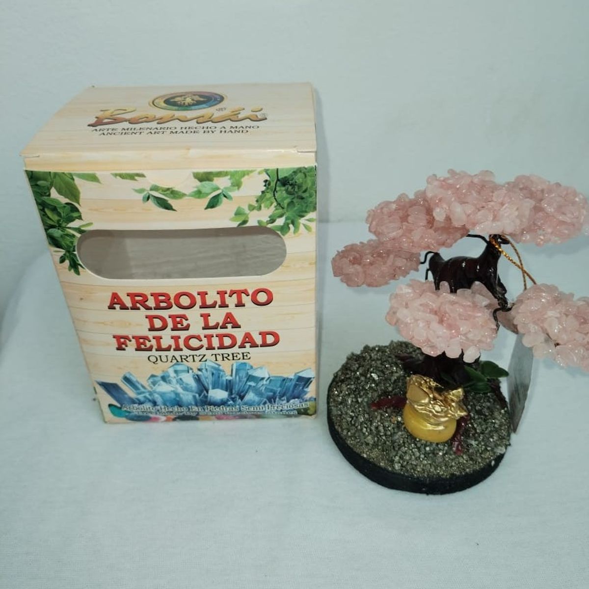 GENERICO - ARBOLITO DE LA FELICIDAD BONSAI MEDIANO CON PIEDRAS DE CUARZO ROSA SUAVE
