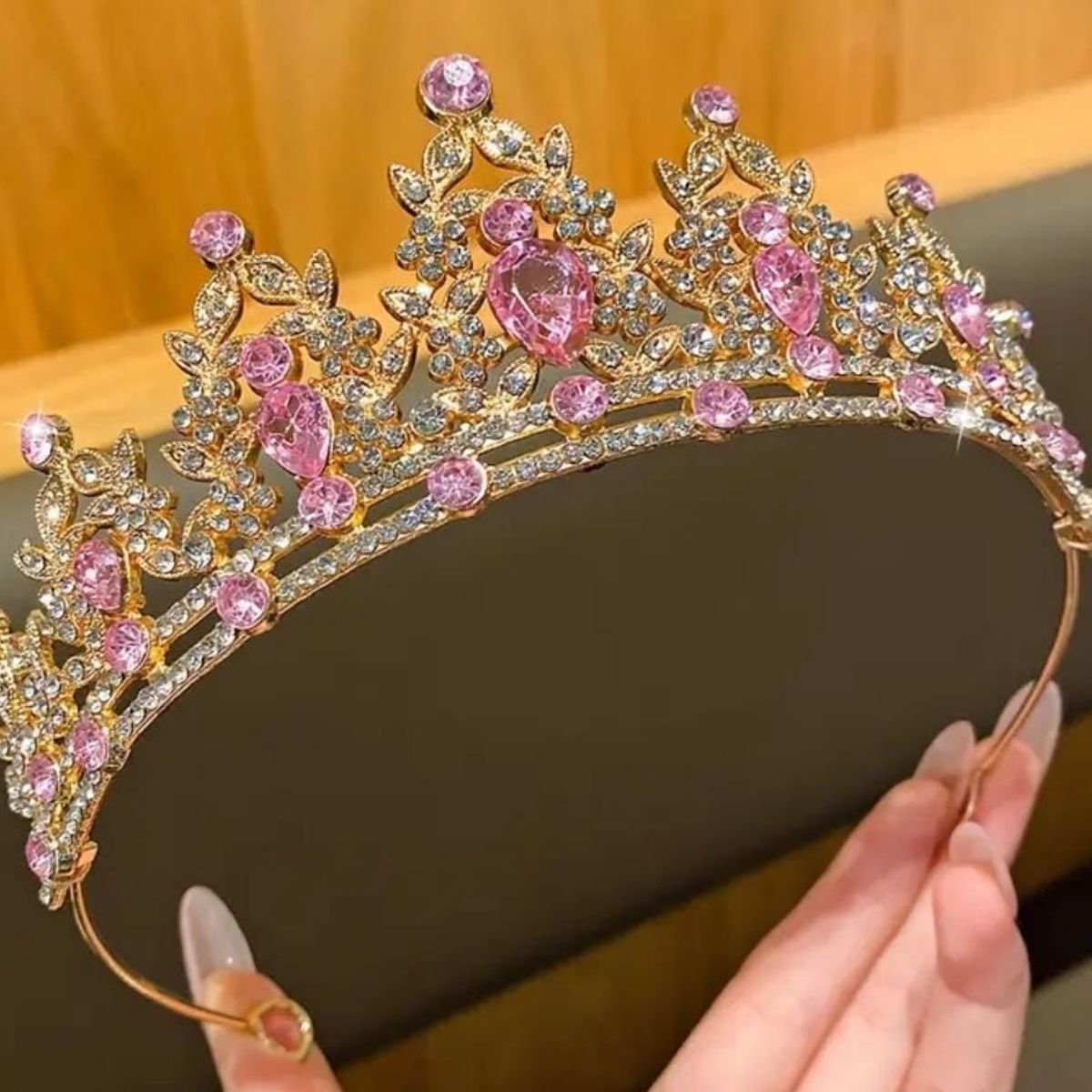 GENERICO - Tiara Corona de Cristales Cumpleaños Rosada Graduaciones