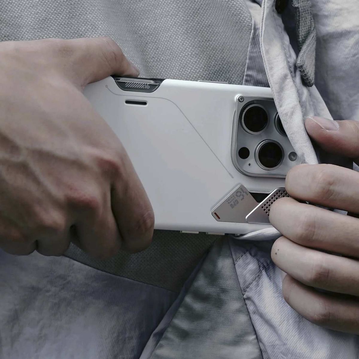 AULUMU - Case Aulumu iPhone 16 Pro Antishock Enfriamiento Real Magsafe Blanco