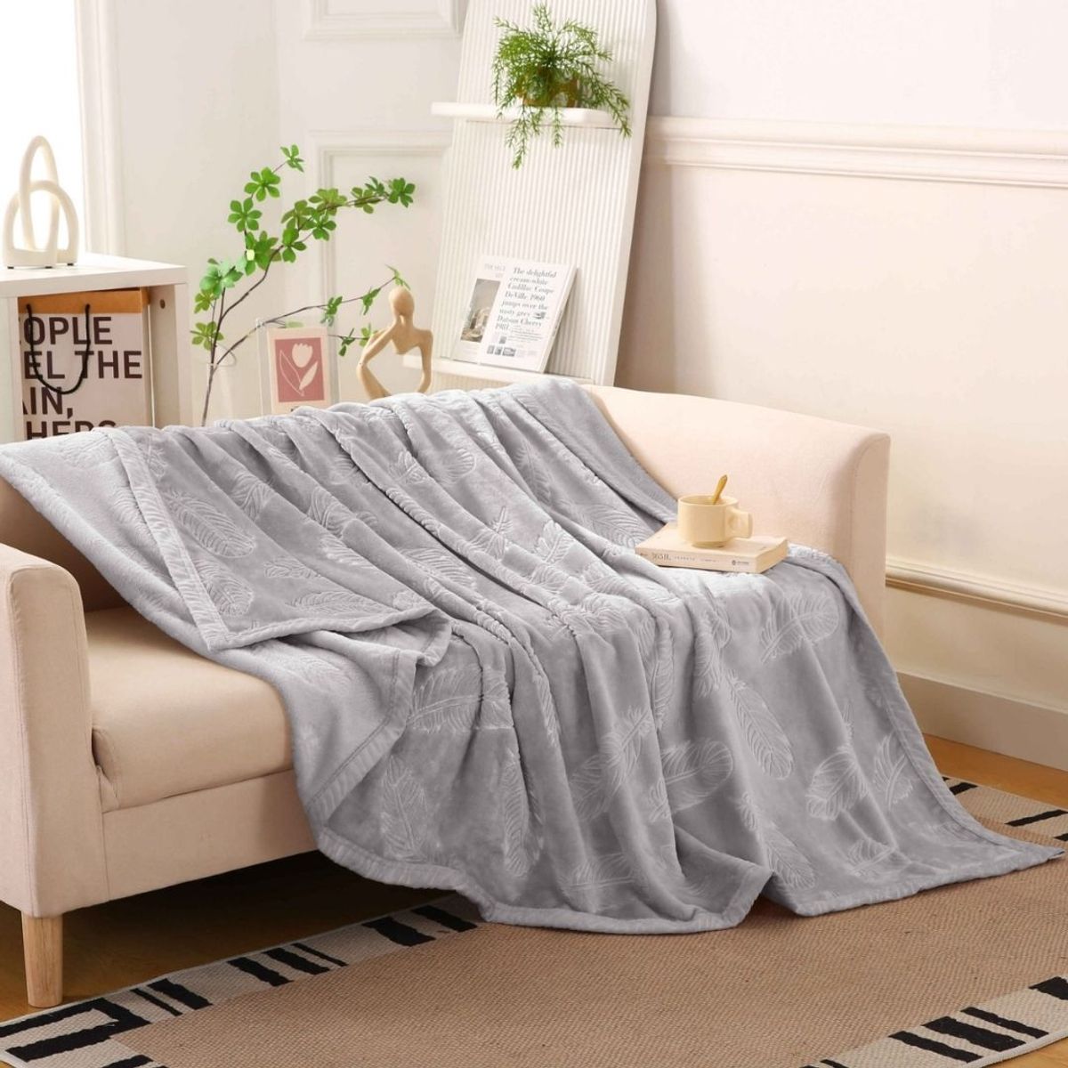 GOLDSUN - MANTA CON ALTO RELIEVE Y DISEÑO DE HOJAS