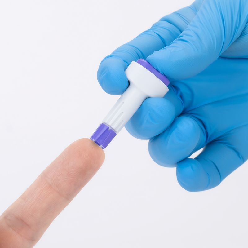 ACCU CHEK - Lancetas Retráctil ACCU CHEK Safe T PRO PLUS CAJA 200 UND