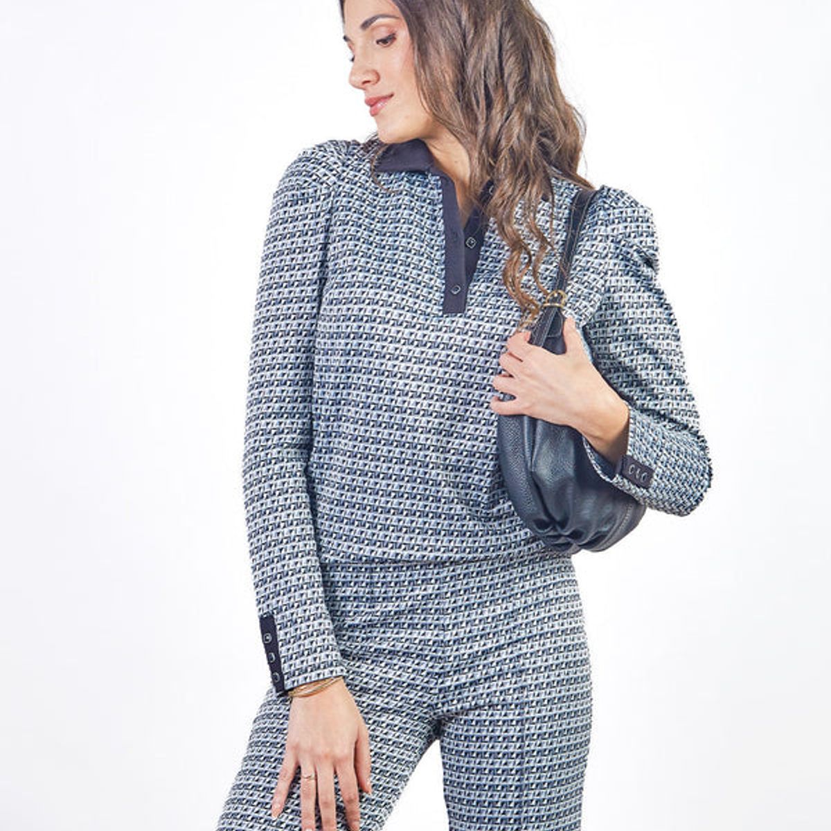 MICHELLE BELAU - JULY - POLO MANGA LARGA CON ESTAMPADO GEOMÉTRICO