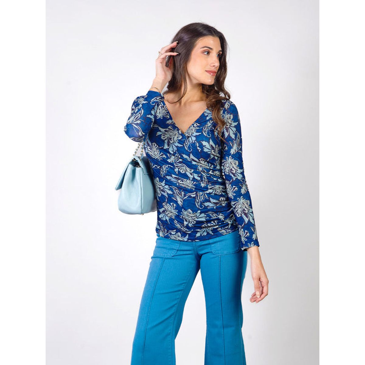 MICHELLE BELAU - MARISEL - POLO MANGA LARGA CON ESCOTE EN V