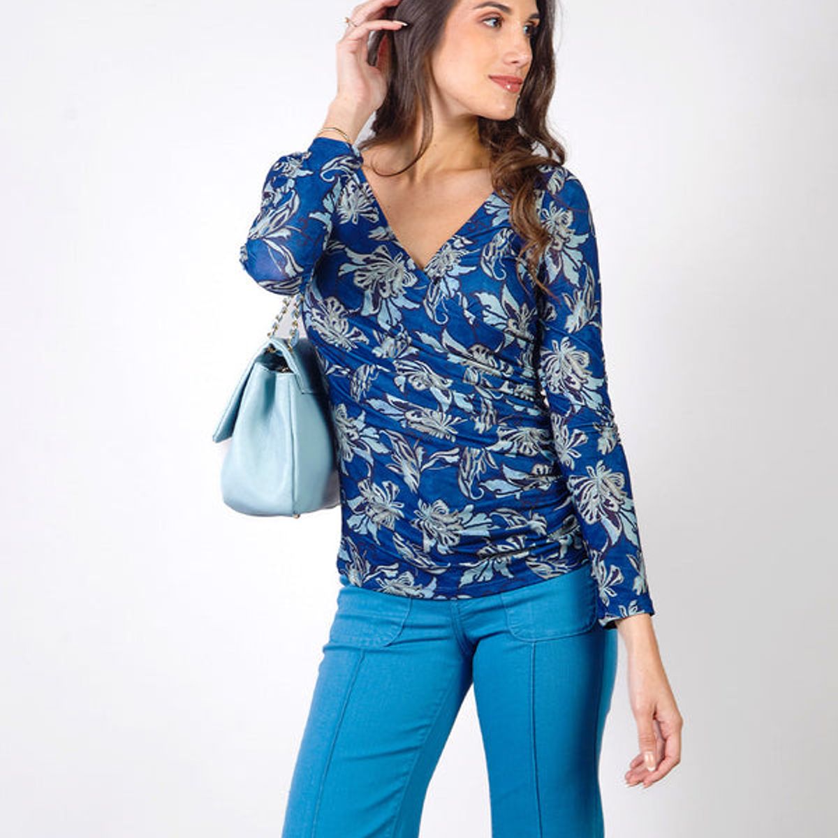 MICHELLE BELAU - MARISEL - POLO MANGA LARGA CON ESCOTE EN V