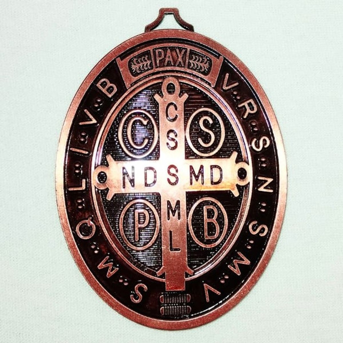 GENERICO - DIJE ADORNO OVALADO DE SAN BENITO BRONCEAD0 8cm X 6cm