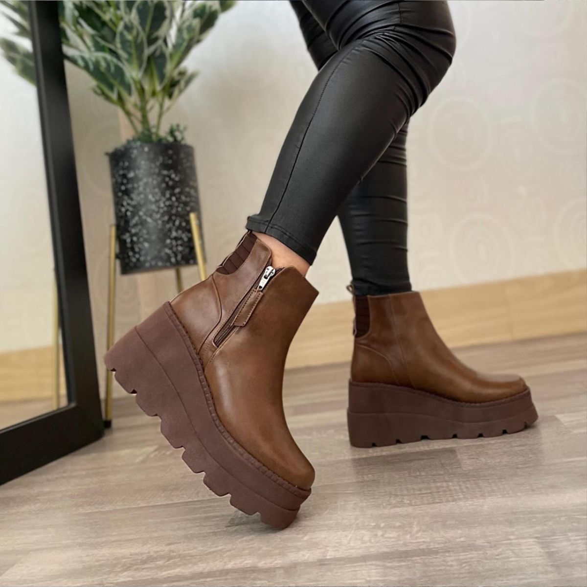 GENERICO - Botin mujer cuña 7 elastico cierre color Marron