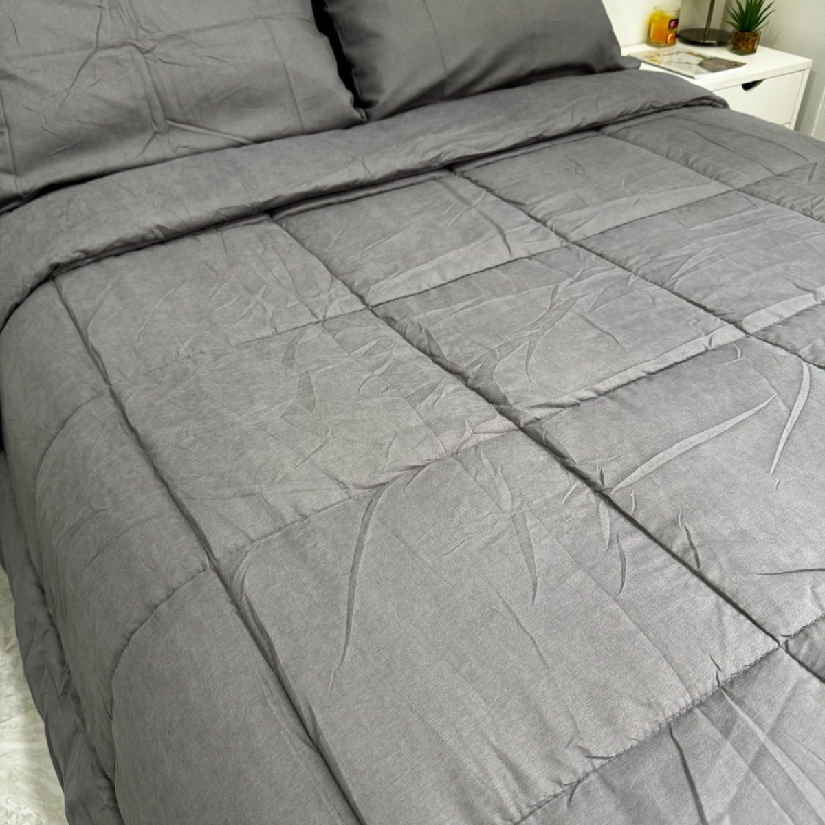 CASATEX - Edredón Liso Acolchado + Juego de Sábanas 100% Algodón 2 Plazas