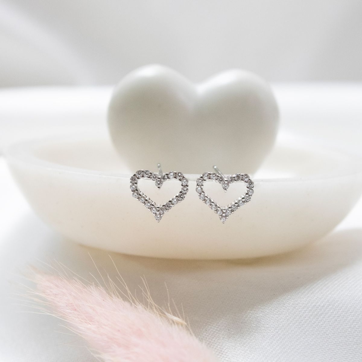 CLEO JOYAS & ACCESORIOS - Arete Corazon Blair Plata