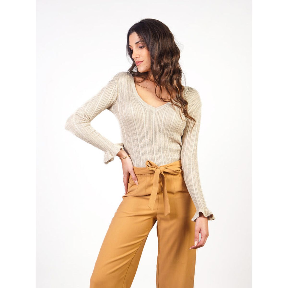 MICHELLE BELAU - SOPHIE - CHOMPA CON ESCOTE EN V