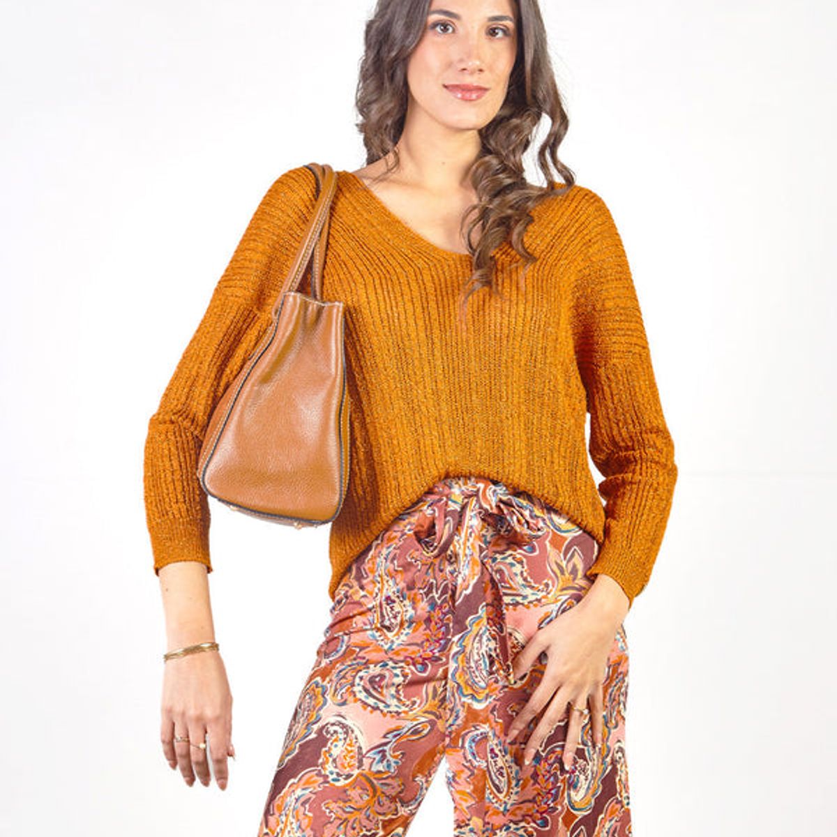 MICHELLE BELAU - LEAH - CHOMPA MANGA LARGA CON DOBLE USO