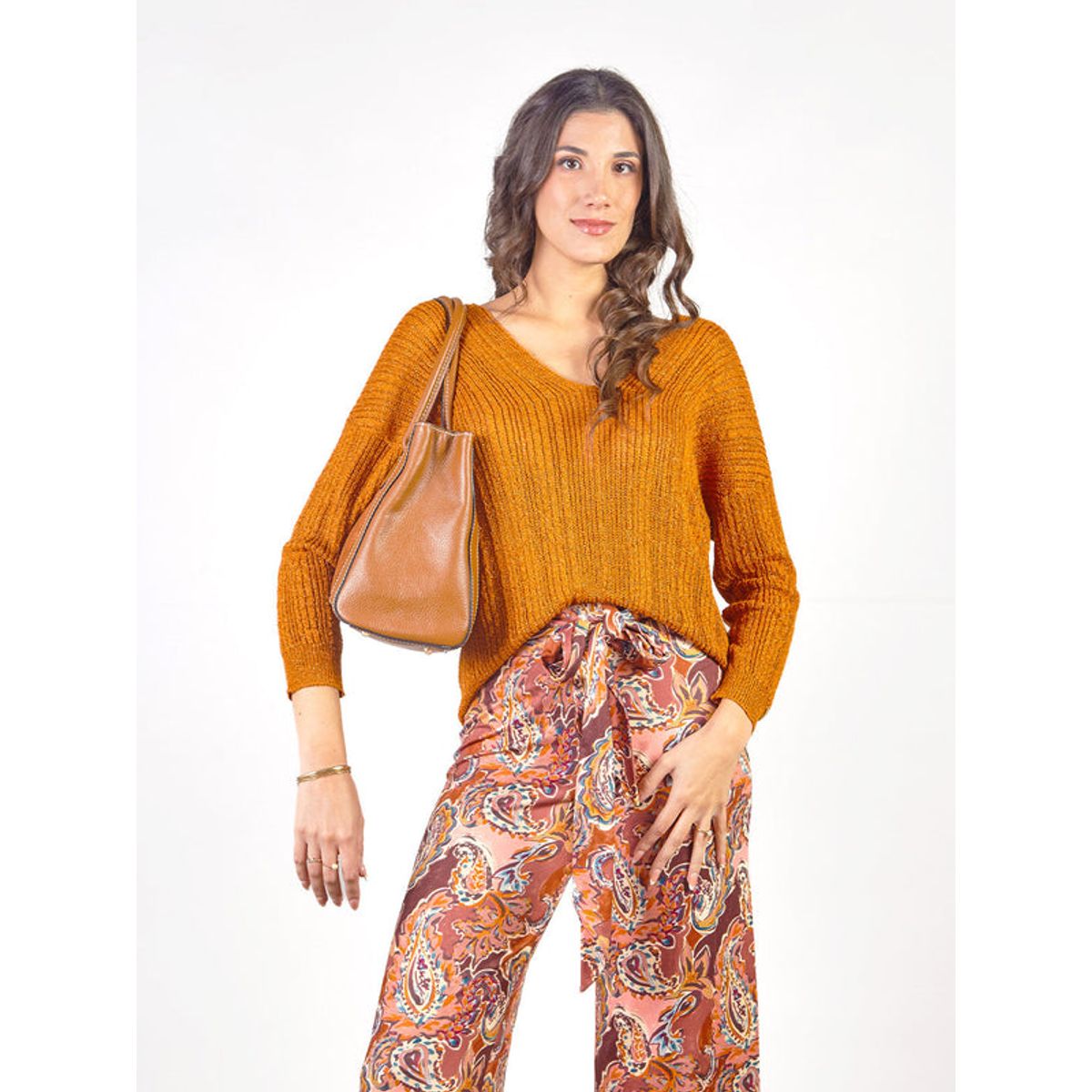 MICHELLE BELAU - LEAH - CHOMPA MANGA LARGA CON DOBLE USO