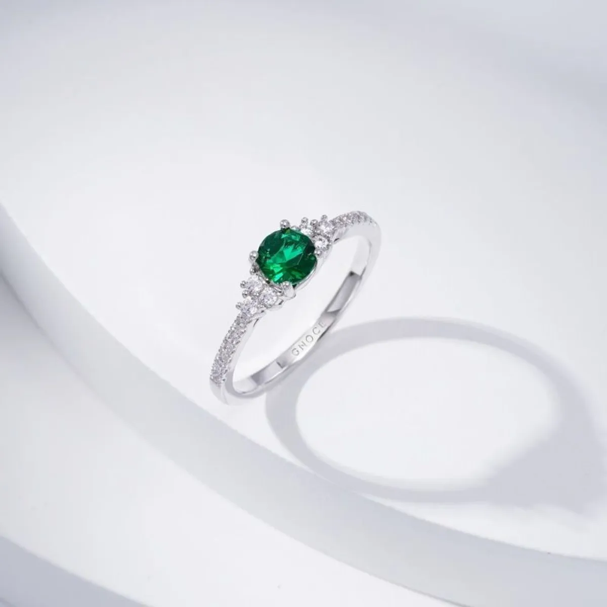 GENERICO - Anillo de Compromiso Gnoce con Esmeralda Plata 925