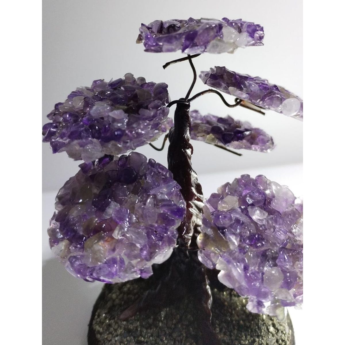 GENERICO - ARBOLITO  DE LA FELICIDAD BONSAI MEDIANO CON PIEDRAS DE CUARZO AMATISTA