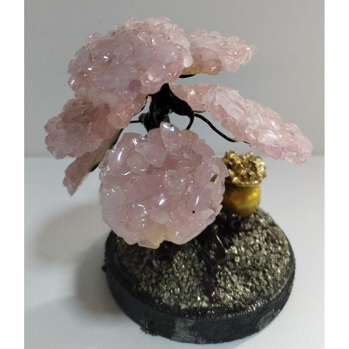 GENERICO - ARBOLITO  DE LA FELICIDAD BONSAI MEDIANO CON PIEDRAS DE CUARZO ROSA