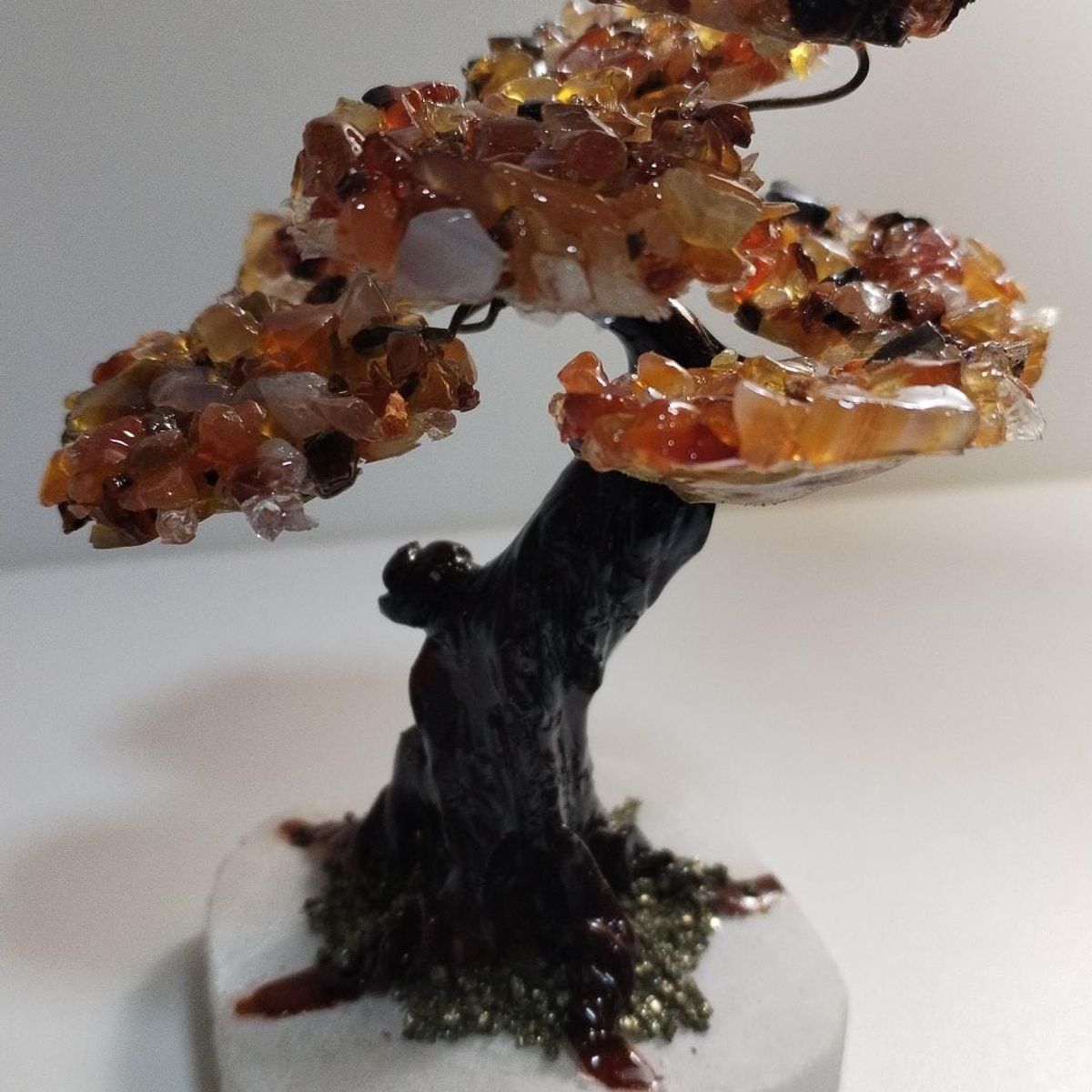 GENERICO - ARBOLITO  DE LA FELICIDAD BONSAI MEDIANO CON PIEDRAS DE AGATA